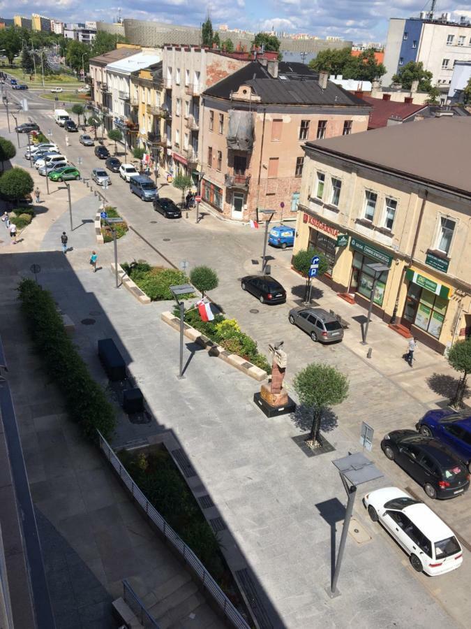 Family & Business Elegant Apartments Rynek Centrum Downtown - 2 Bedroom, Balcony, Parking キェルツェ エクステリア 写真
