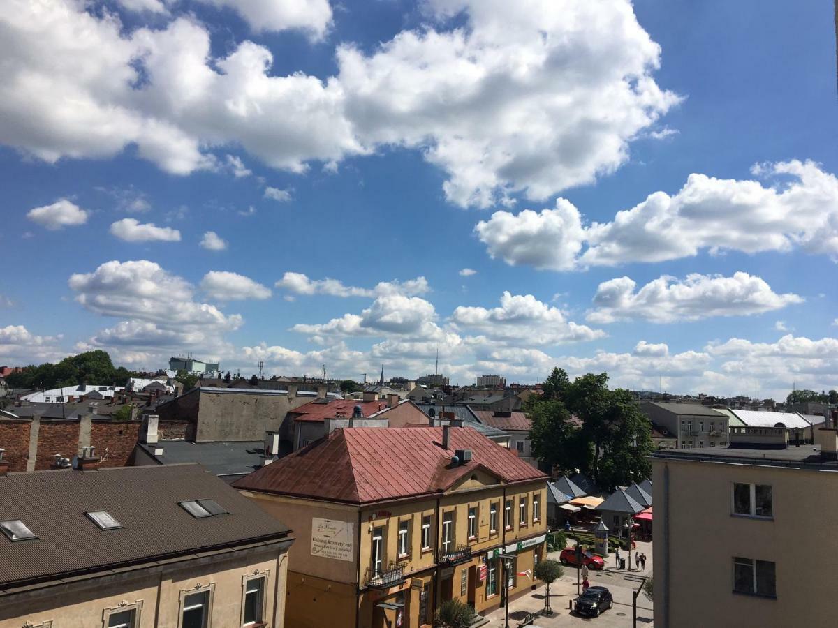 Family & Business Elegant Apartments Rynek Centrum Downtown - 2 Bedroom, Balcony, Parking キェルツェ エクステリア 写真