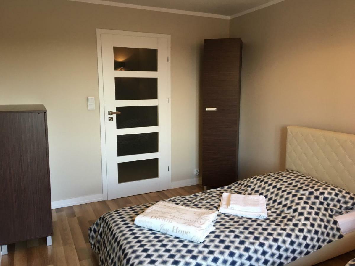 Family & Business Elegant Apartments Rynek Centrum Downtown - 2 Bedroom, Balcony, Parking キェルツェ エクステリア 写真