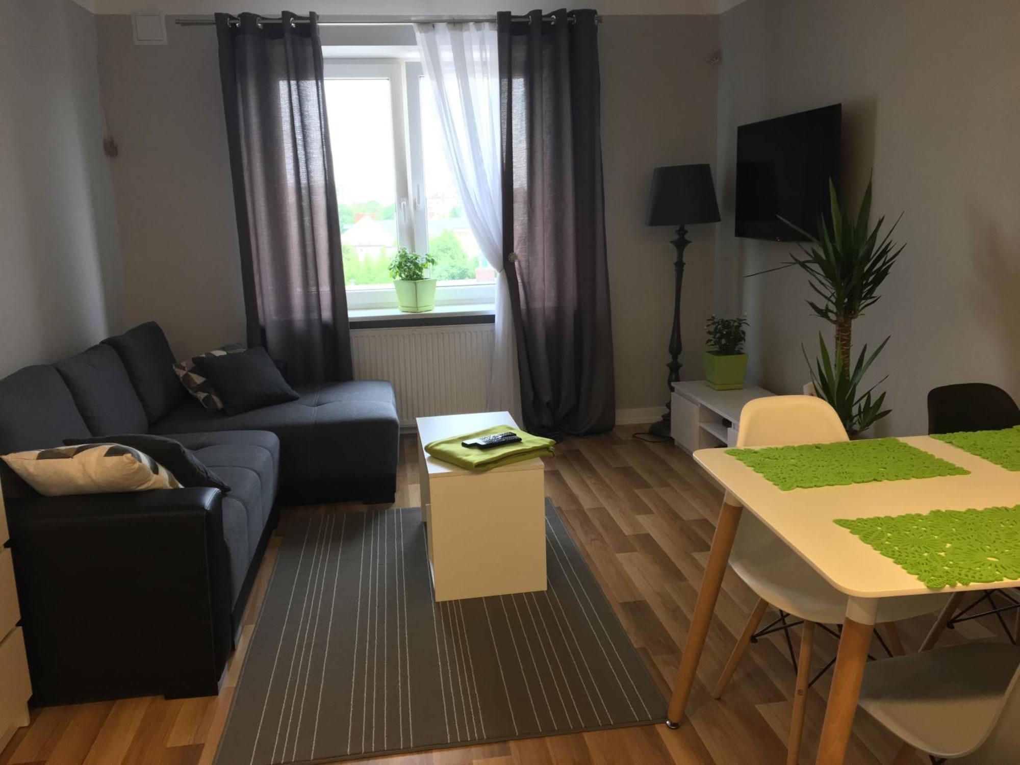 Family & Business Elegant Apartments Rynek Centrum Downtown - 2 Bedroom, Balcony, Parking キェルツェ エクステリア 写真