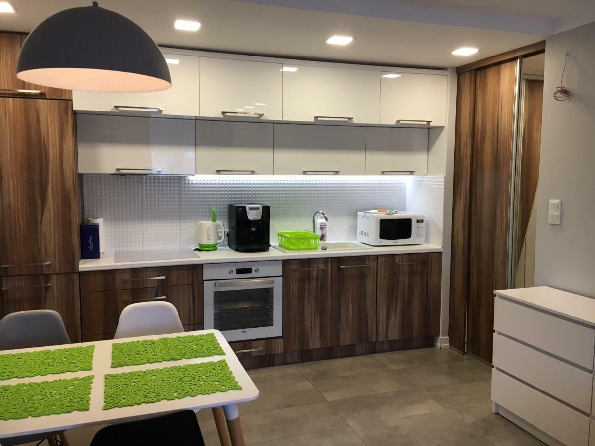 Family & Business Elegant Apartments Rynek Centrum Downtown - 2 Bedroom, Balcony, Parking キェルツェ エクステリア 写真