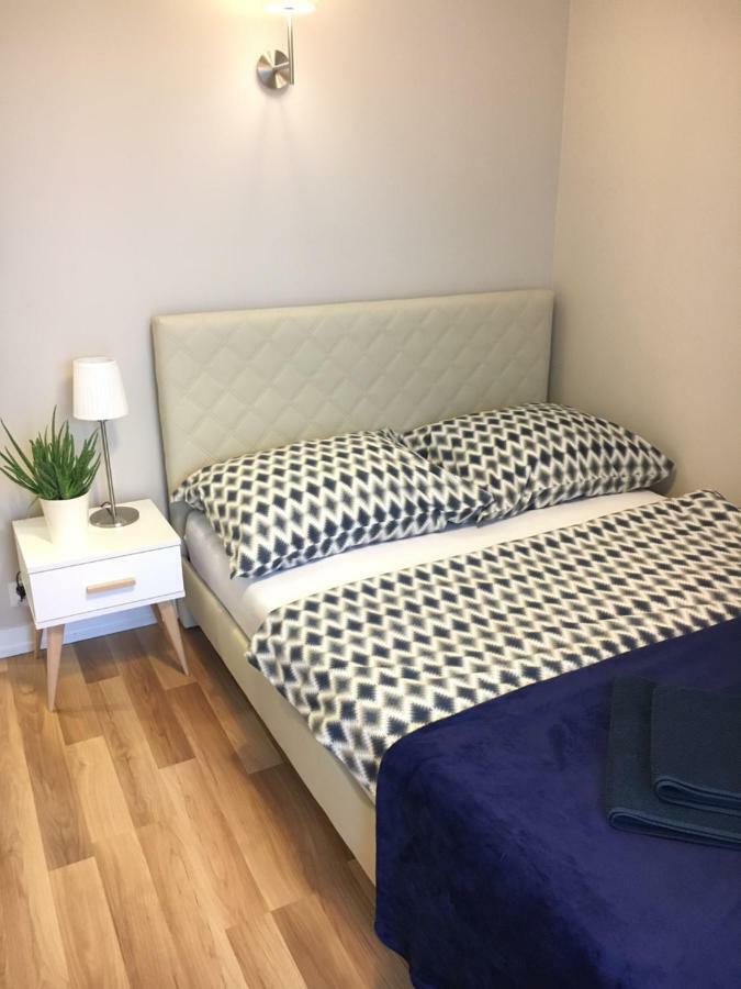 Family & Business Elegant Apartments Rynek Centrum Downtown - 2 Bedroom, Balcony, Parking キェルツェ エクステリア 写真